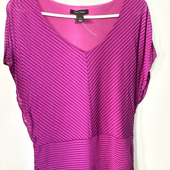 NWOT White House Black Market Fuchsia Split Shoulder Top - Picture 1 of 5